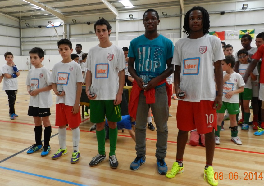 <i>Os atletas eleitos Jogador do Ano em cada escalão 2013/14 © por GRCP Casal do Rato</a></i>