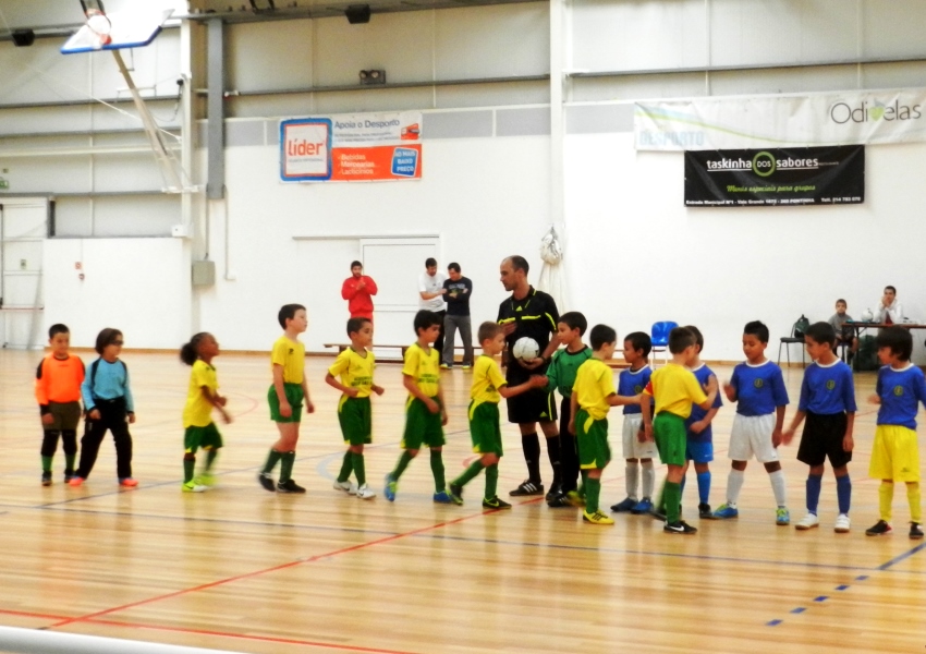 <i>Participação da Academia num Encontro de Traquinas © por GRCP Casal do Rato</a></i>